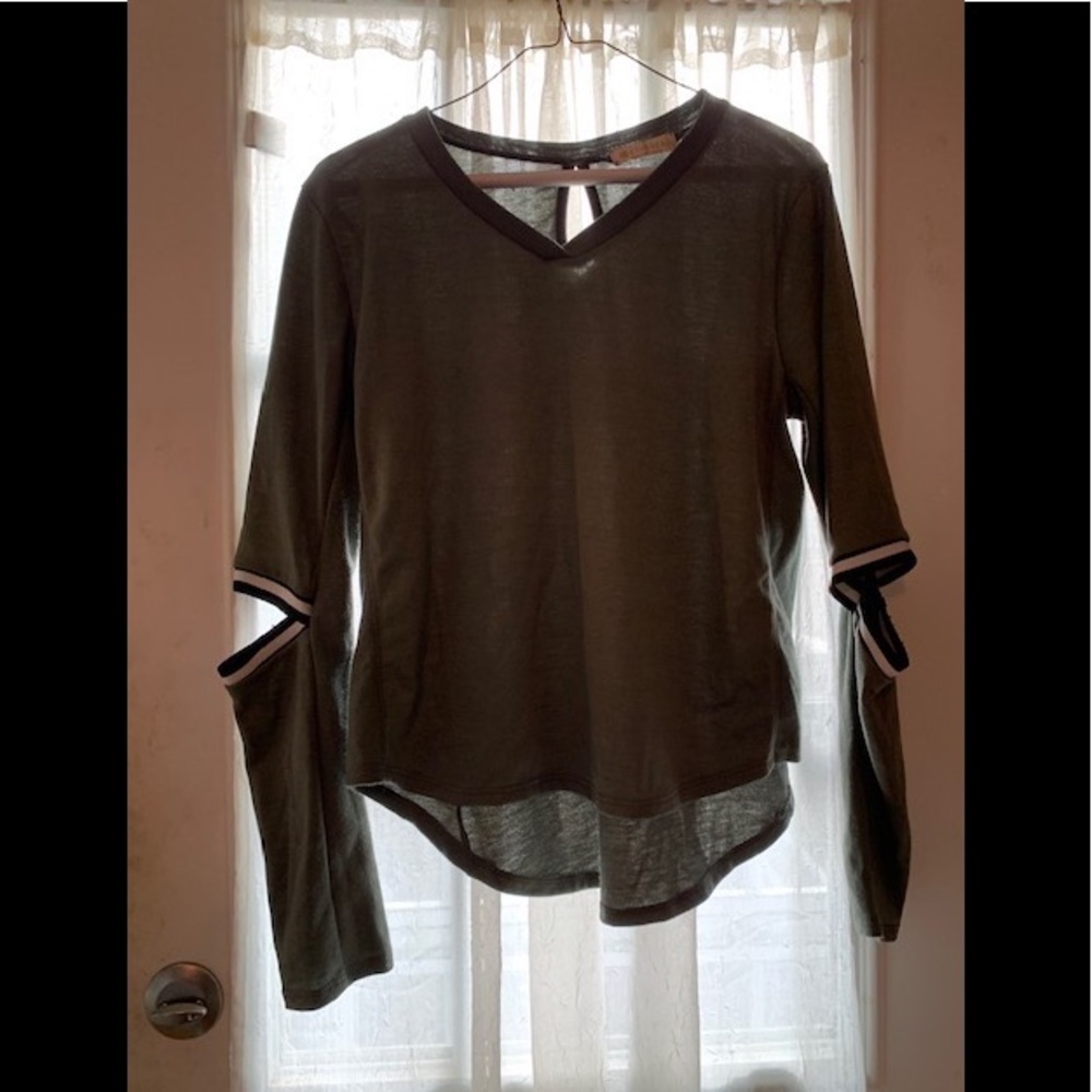 Green long sleeved top